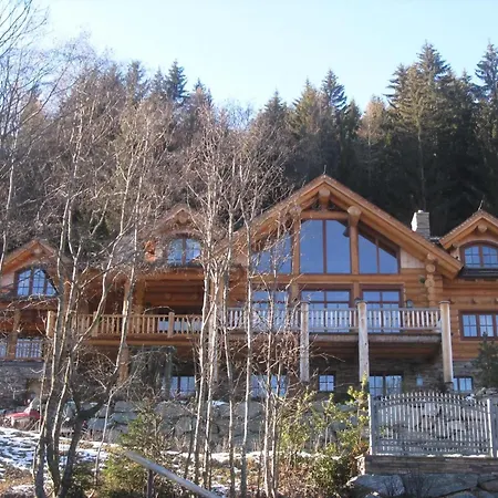 Ferienvilla Mit Blick Auf Wasser Feriehus Bad Kleinkirchheim
